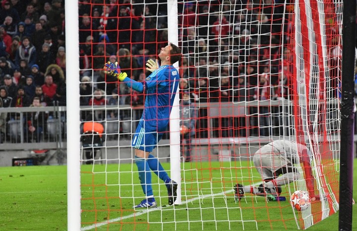 To bola tesnotka! Neuer takmer pykal za svoj výlet